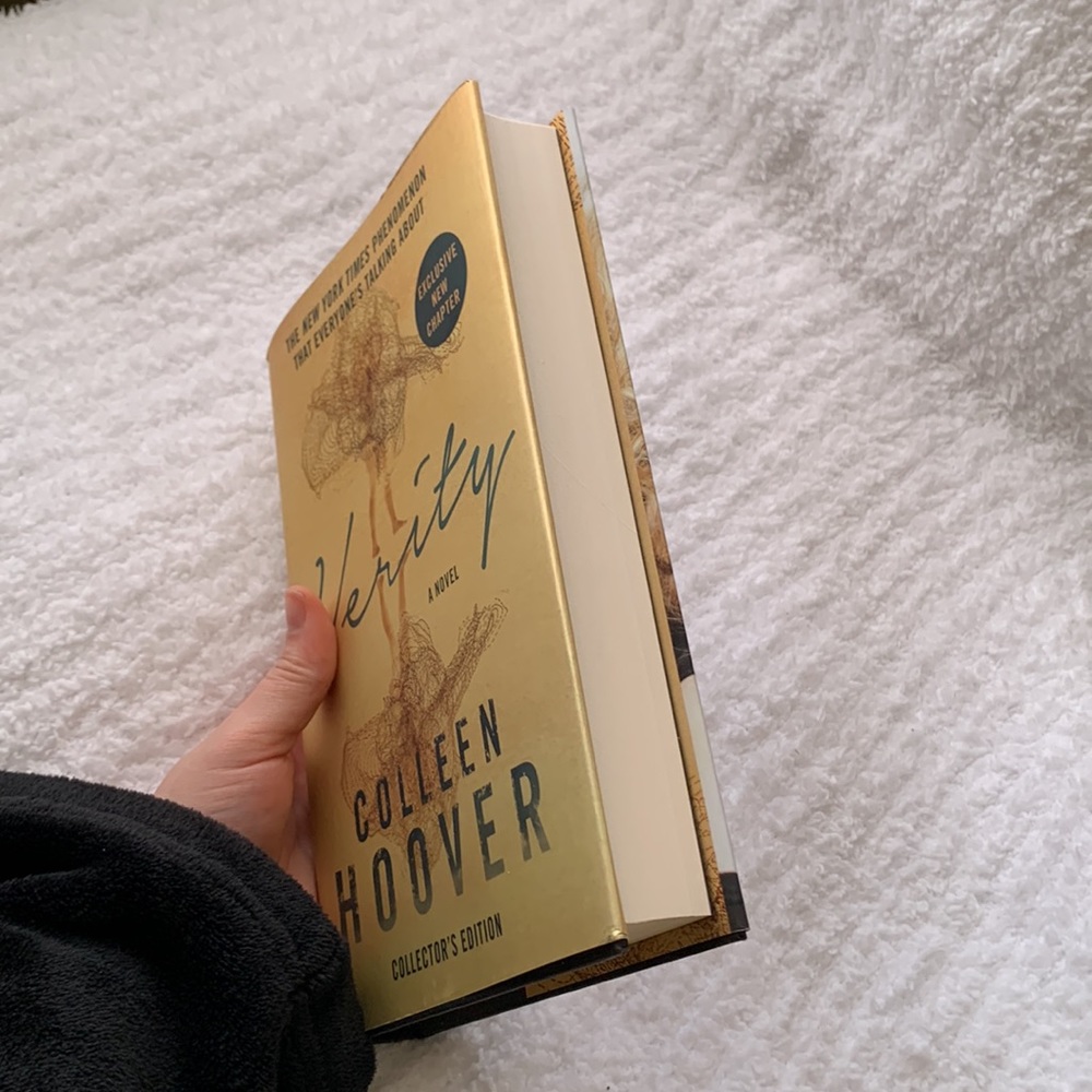 Collector’s Edition copy of Colleen Hoover’s novel Verity - Picture 3 of 12
